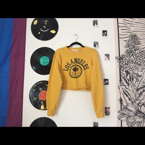 H&M Sweaters - Yellow cropped sweatshirt H&M Sweaters - Yellow cropped sweatshirt